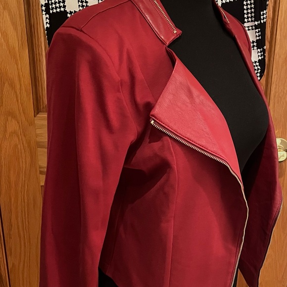 Blazer - Picture 3 of 8